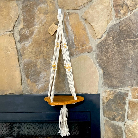 Macramé and wood heart-shaped hanging plant stand - Picture 1 of 8